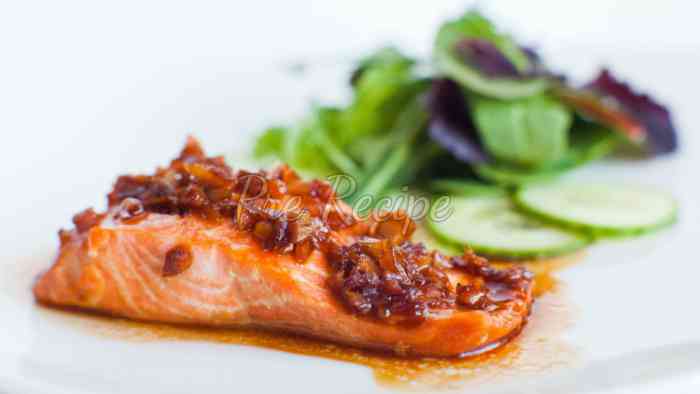 how to cook salmon in a pan
